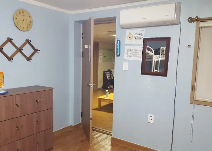 Birdsnest Hongdae Foreigner Only Hostal